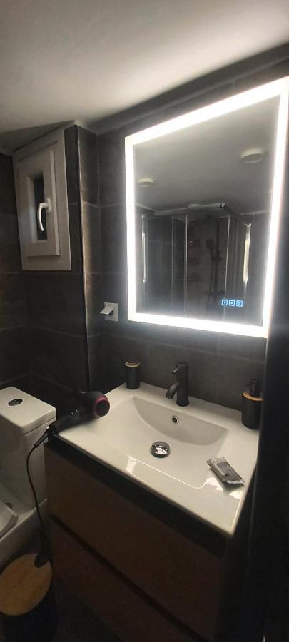 Sky Nomads Apartment Thessaloníki Ngoại thất bức ảnh