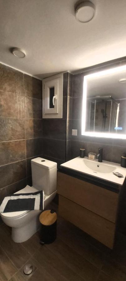 Sky Nomads Apartment Thessaloníki Ngoại thất bức ảnh